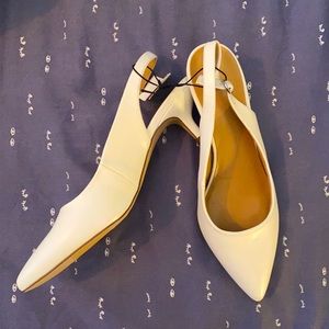 Banana Republic NWT white kitten heel slingback 7